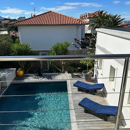 Belle Villa, Piscine Chauffée à 250m Des Plages