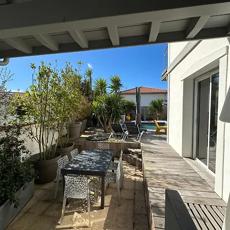 Belle Villa, Piscine Chauffée à 250m Des Plages Villa